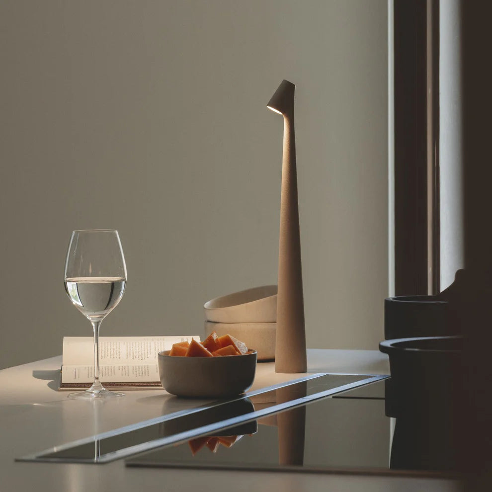 Luminária de Mesa Criativa com 3 Níveis de Brilho - Zafer Decor