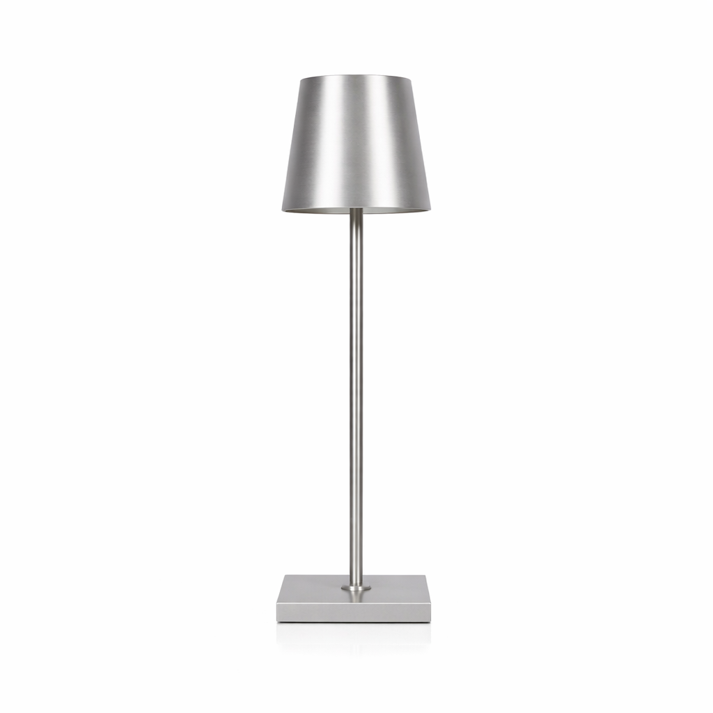 Luminária de mesa prateada LED em metal com design moderno e acabamento elegante.