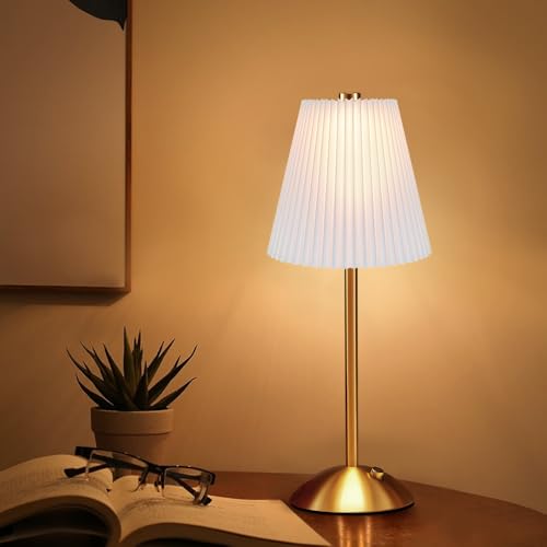 Luminária de Mesa Plissada com Base Dourada - Zafer Decor