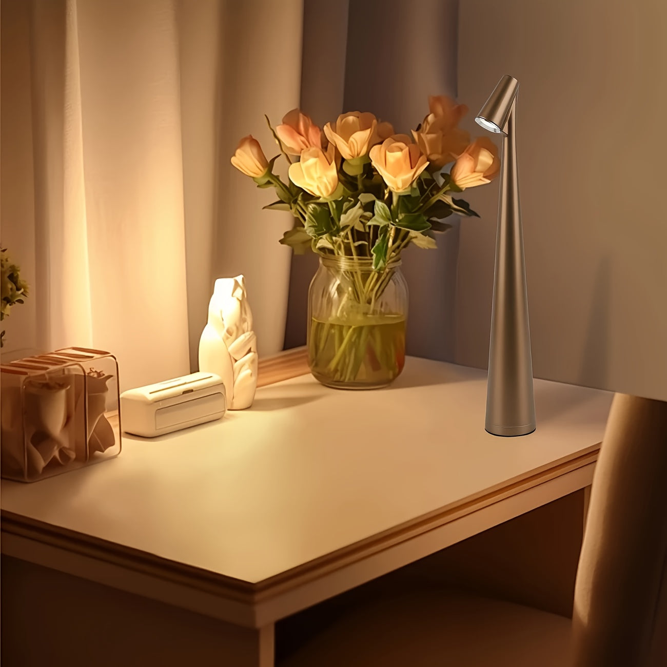 Luminária de Mesa Criativa com 3 Níveis de Brilho - Zafer Decor