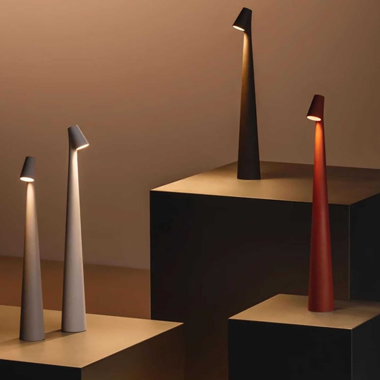 Luminária de Mesa Criativa com 3 Níveis de Brilho - Zafer Decor