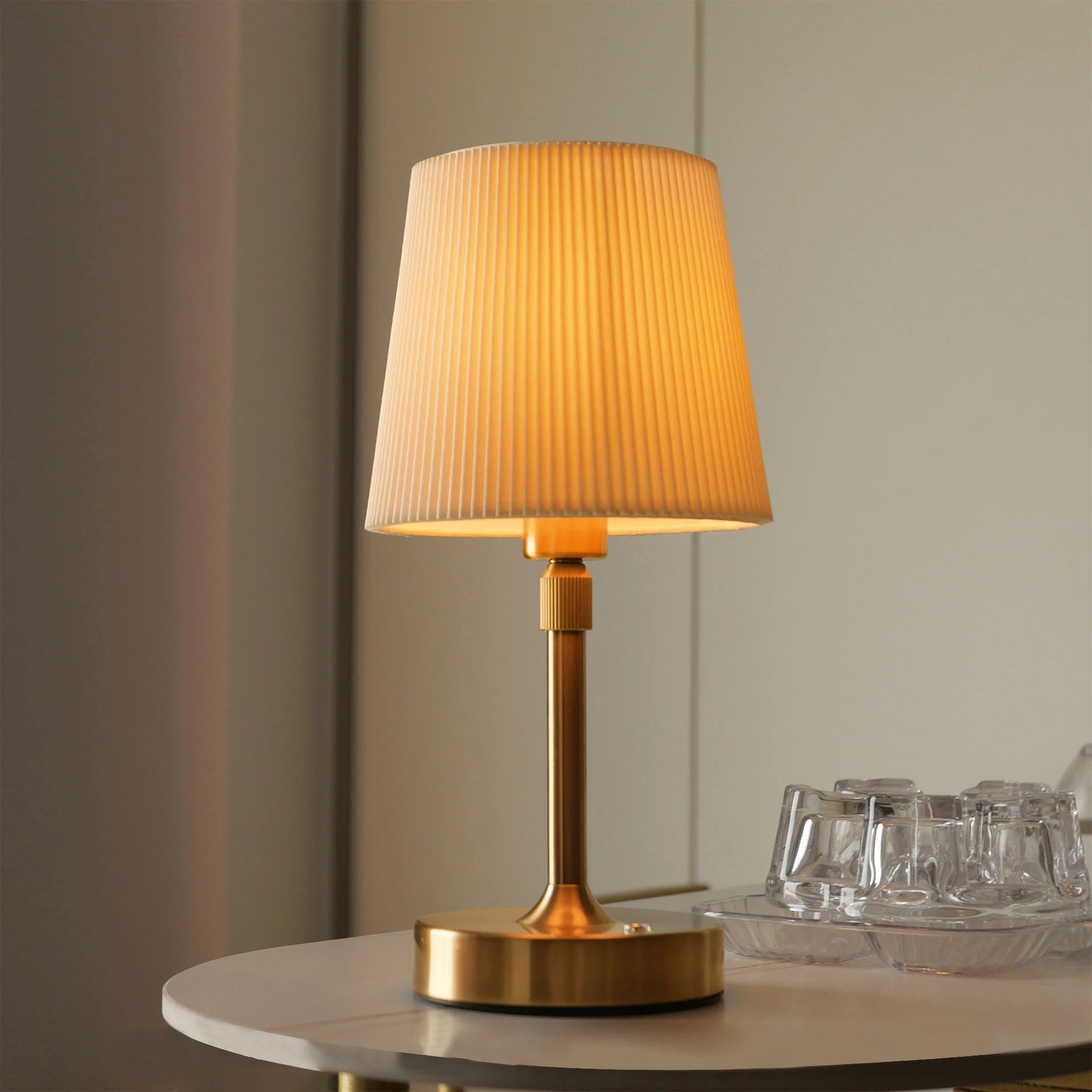 Luminária de Mesa LED Recarregável - Zafer Decor